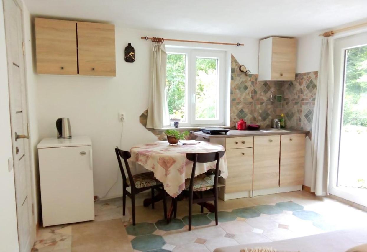 Art House Tufi Appartement Bistrica ob Sotli Buitenkant foto